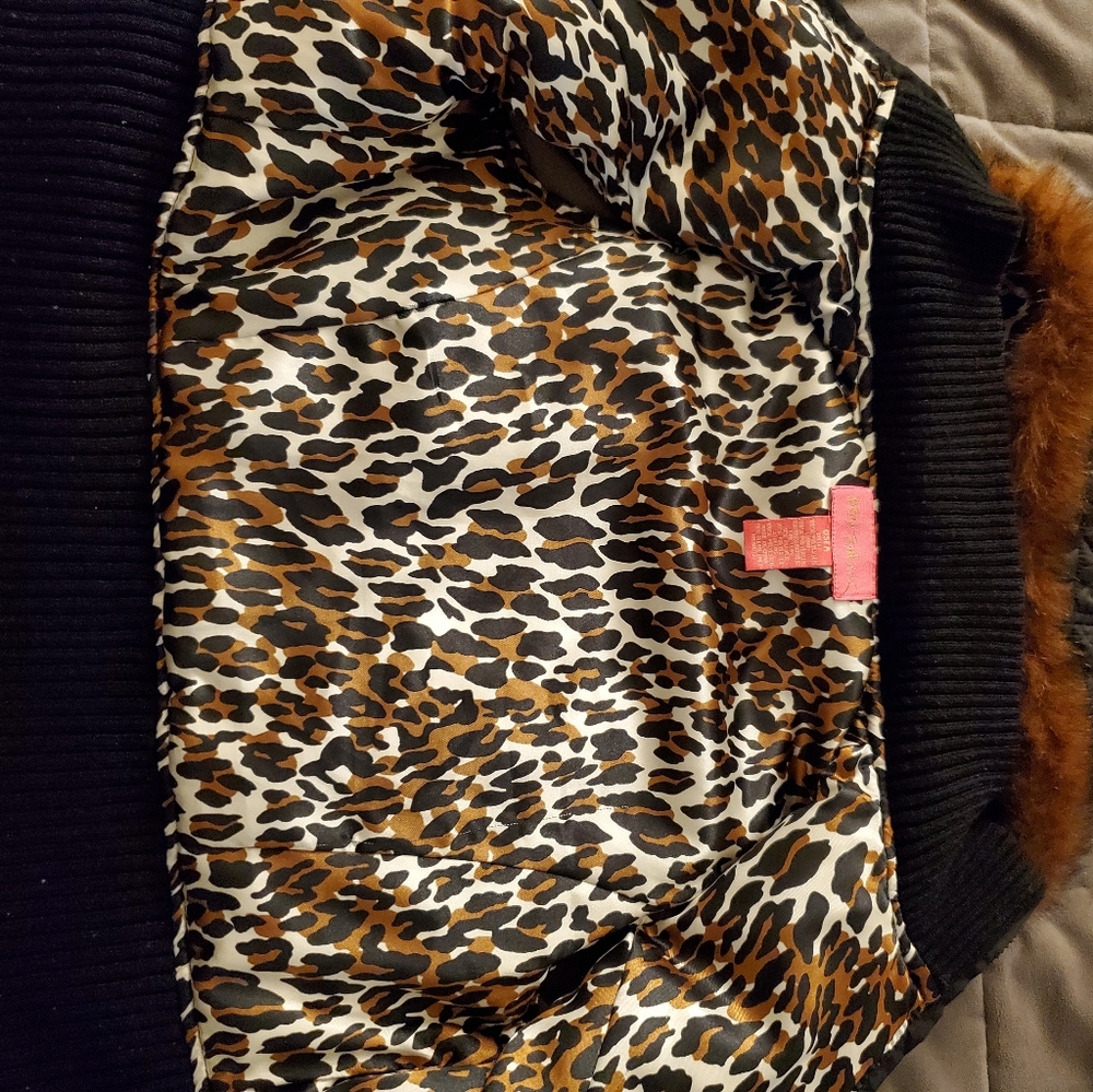 Betsey Johnson Hooded Puffer Vest - Picture 10 of 12